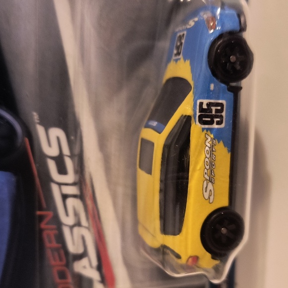 B21  Hot Wheels Honda Civic EG Modern Classics - Picture 2 of 3